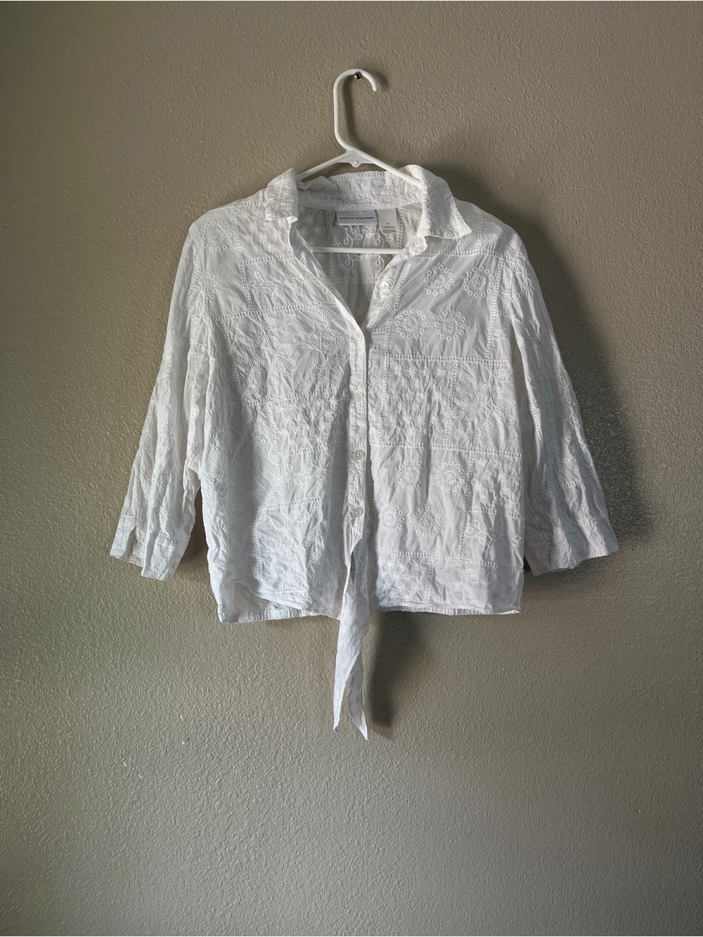 Alfred Dunner White 100% cotton Embroidered Button-Down Tie Front Shirt